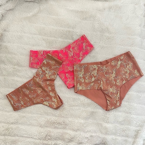 Victoria’s Secret No Show Hip-hugger Thong Panties 3 Piece Set Size M Medium - Picture 2 of 11